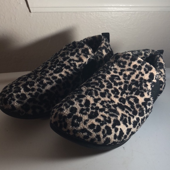 Vionic Women's Indulge Kalia Slip On House Flats Leopard Cheetah Shoes Size 6 - Picture 11 of 16